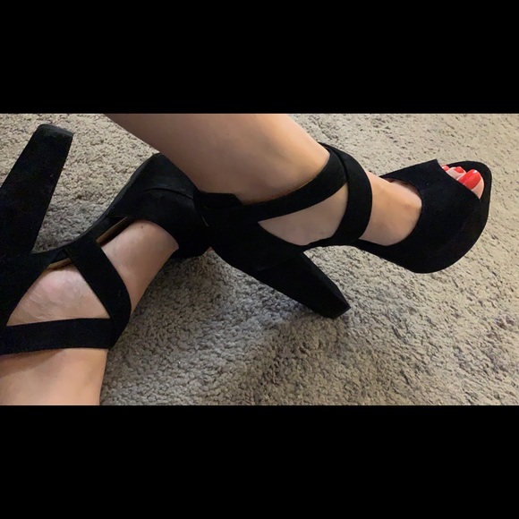 Jessica Simpson - Derian - Picture 5 of 5